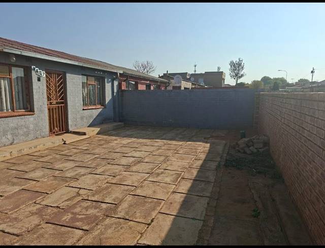 2 BEDROOM HOUSE FOR SALE IN DOBSONVILLE
